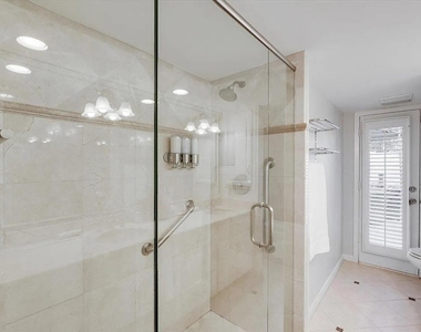 612 W Northgate Drive - Photo Thumbnail 36