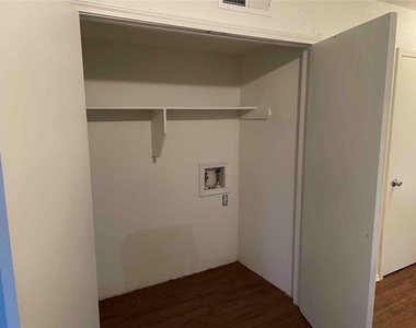 917 Acacia Circle - Photo Thumbnail 4