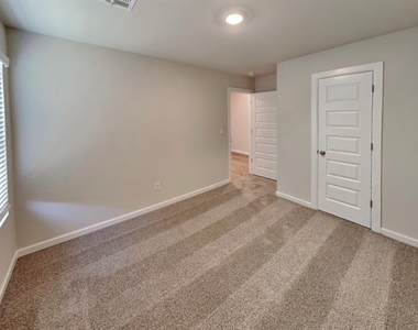 1236 Mahogany Lane - Photo Thumbnail 12
