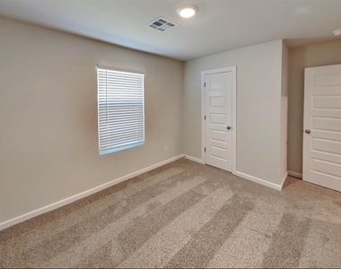 1236 Mahogany Lane - Photo Thumbnail 11
