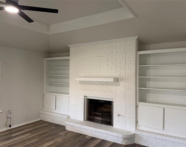 2116 Ne 8th Street - Photo Thumbnail 4