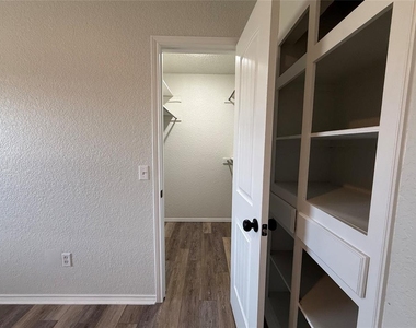 2116 Ne 8th Street - Photo Thumbnail 16