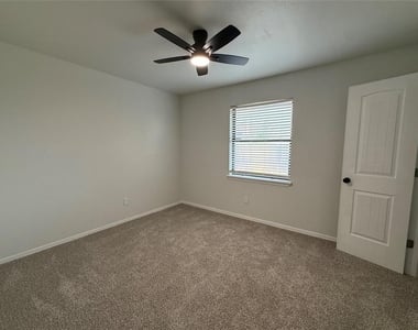2116 Ne 8th Street - Photo Thumbnail 10
