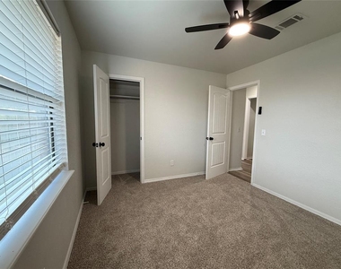 2116 Ne 8th Street - Photo Thumbnail 11