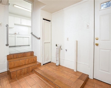 4428 Se 40th Street - Photo Thumbnail 8