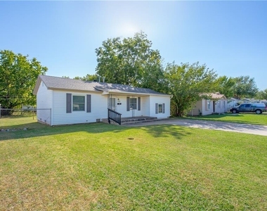 4428 Se 40th Street - Photo Thumbnail 1