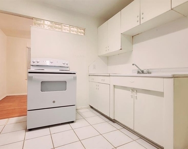 4428 Se 40th Street - Photo Thumbnail 6