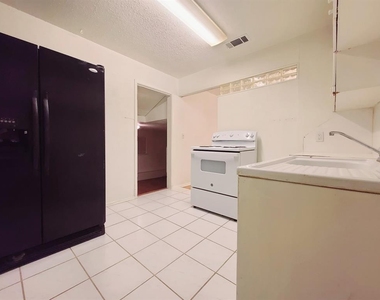 4428 Se 40th Street - Photo Thumbnail 7