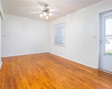 4428 Se 40th Street - Photo Thumbnail 4