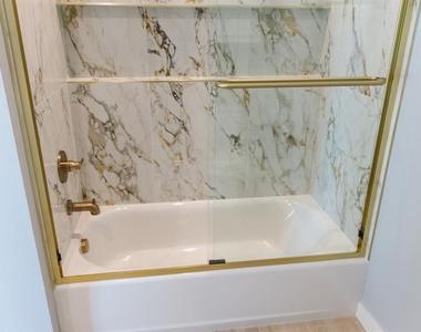 905 S Howard Avenue - Photo Thumbnail 13