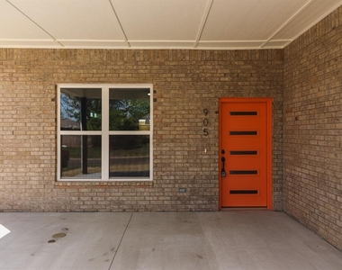 905 S Howard Avenue - Photo Thumbnail 1