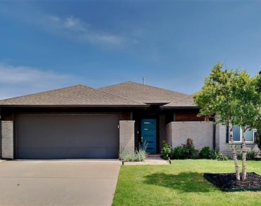 7129 Nw 146th Street - Photo Thumbnail 1