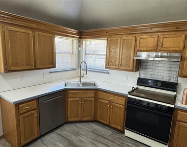 13320 Cayman Lane - Photo Thumbnail 4