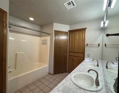 13320 Cayman Lane - Photo Thumbnail 9