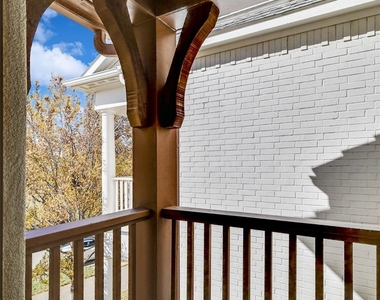 620 Surrey Lane - Photo Thumbnail 15