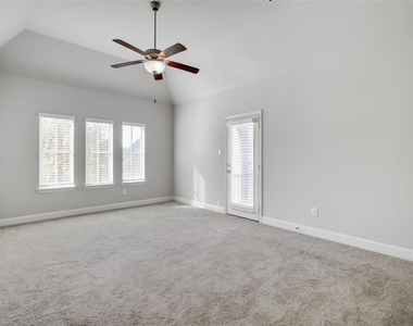 620 Surrey Lane - Photo Thumbnail 14