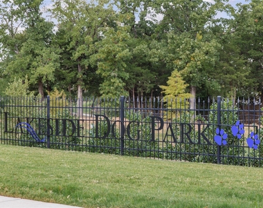 620 Surrey Lane - Photo Thumbnail 24