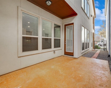 620 Surrey Lane - Photo Thumbnail 19