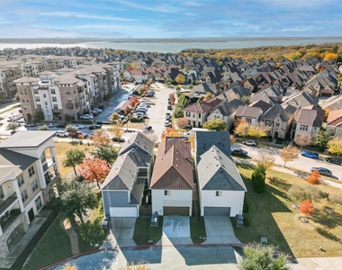 620 Surrey Lane - Photo Thumbnail 21