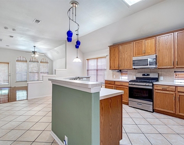 635 Blue Sky Drive - Photo Thumbnail 4