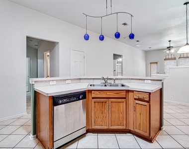 635 Blue Sky Drive - Photo Thumbnail 7