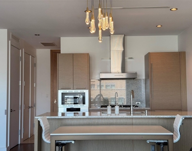 2900 Mckinnon Street - Photo Thumbnail 6