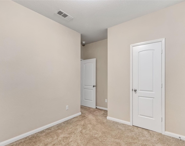 1401 Park Trails Boulevard - Photo Thumbnail 7