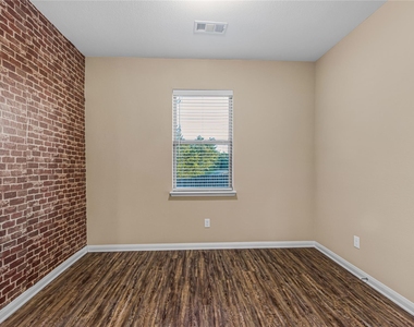 1401 Park Trails Boulevard - Photo Thumbnail 36