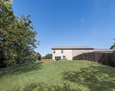 7408 Lazy Spur Boulevard - Photo Thumbnail 13