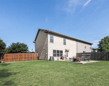 7408 Lazy Spur Boulevard - Photo Thumbnail 15