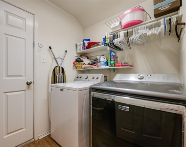 7408 Lazy Spur Boulevard - Photo Thumbnail 6
