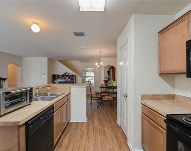 7408 Lazy Spur Boulevard - Photo Thumbnail 5