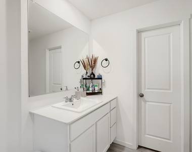 1619 Grassy Pond Road - Photo Thumbnail 3