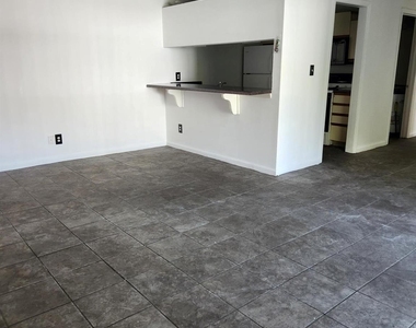 9523 University Terrace Drive - Photo Thumbnail 2