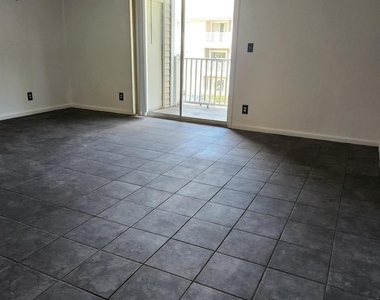 9523 University Terrace Drive - Photo Thumbnail 1