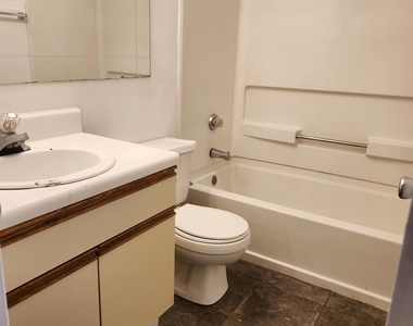 9523 University Terrace Drive - Photo Thumbnail 8