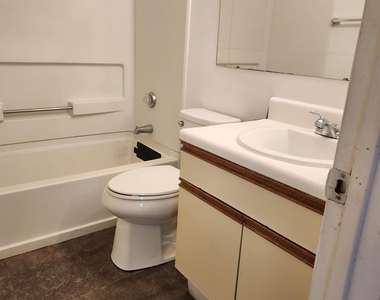 9523 University Terrace Drive - Photo Thumbnail 7