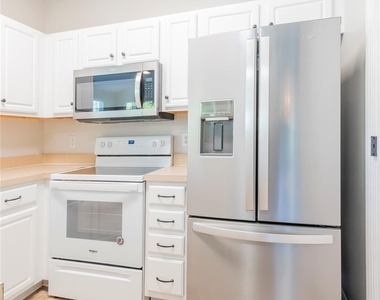 6716 Mallard Park Drive - Photo Thumbnail 6