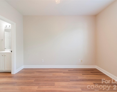 6716 Mallard Park Drive - Photo Thumbnail 19