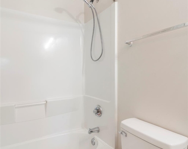 6716 Mallard Park Drive - Photo Thumbnail 17