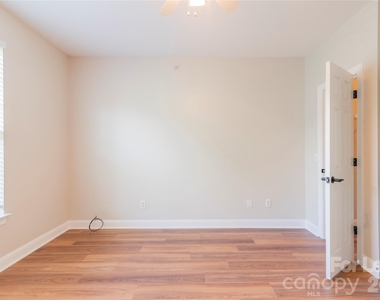 6716 Mallard Park Drive - Photo Thumbnail 21