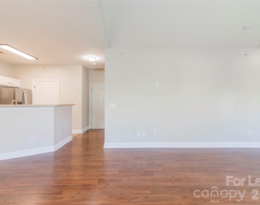 6716 Mallard Park Drive - Photo Thumbnail 3