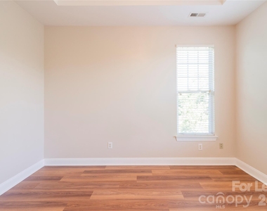 6716 Mallard Park Drive - Photo Thumbnail 9