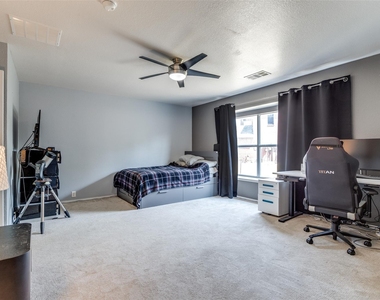 2402 Pheasant Run - Photo Thumbnail 15