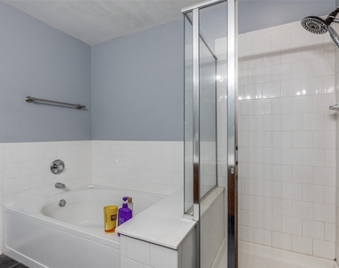 2402 Pheasant Run - Photo Thumbnail 18