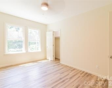 506 E Marion Street - Photo Thumbnail 9