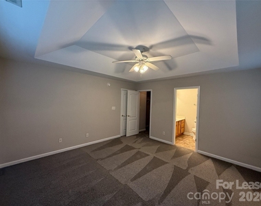 7333 Michaels Landing Drive - Photo Thumbnail 11