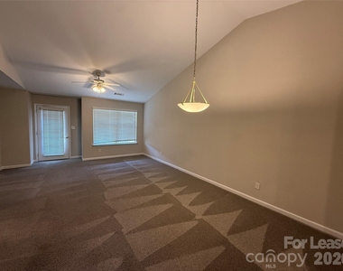 7333 Michaels Landing Drive - Photo Thumbnail 3