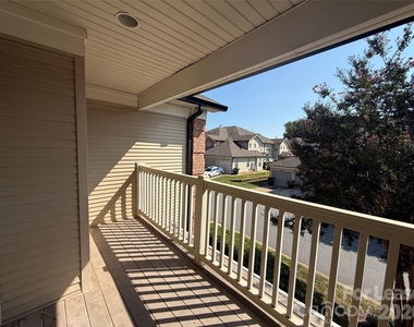 7333 Michaels Landing Drive - Photo Thumbnail 14