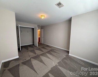 7333 Michaels Landing Drive - Photo Thumbnail 8